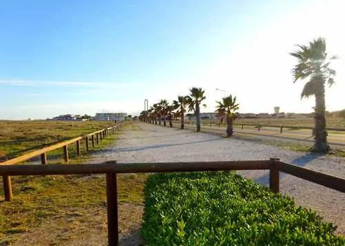 Maison Climatisee Avec Terrasse Et Parking Pres De La - Fr-1-782-77 וילה *