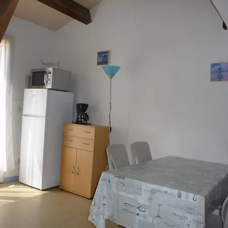 Maison Climatisée Avec Terrasse Et Parking Près De La - Fr-1-782-77 *
